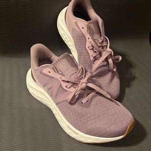 Brand New Womens Arishi V4 Fresh Foam New Balance Running Shoes Size 8